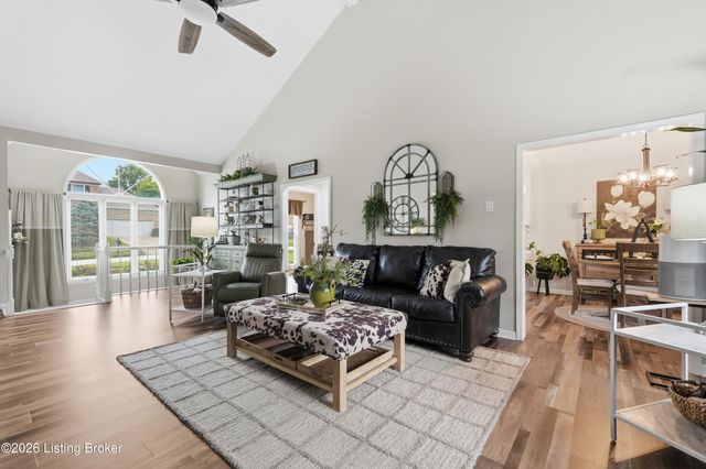 11706 Fountain Hall Ct, Jeffersontown, KY 40299