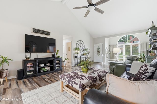 11706 Fountain Hall Ct, Jeffersontown, KY 40299