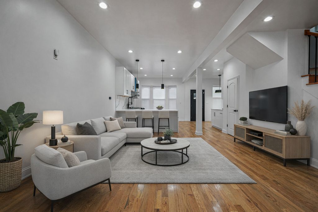 6845 S Saint Lawrence Avenue, Chicago, IL 60637 — photo 3