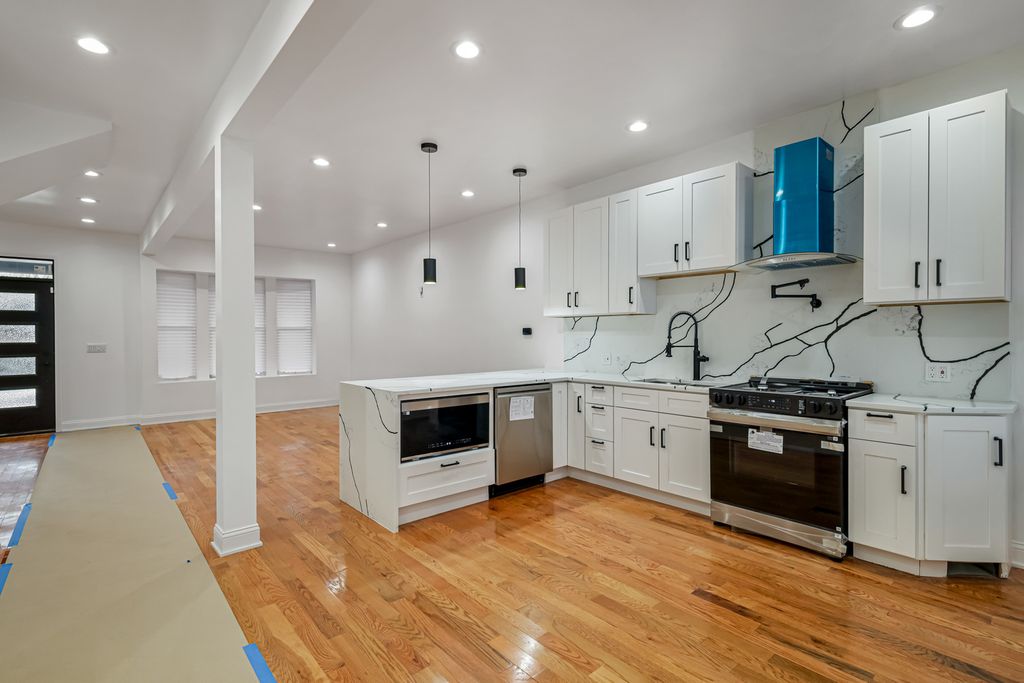 6845 S Saint Lawrence Avenue, Chicago, IL 60637 — photo 4