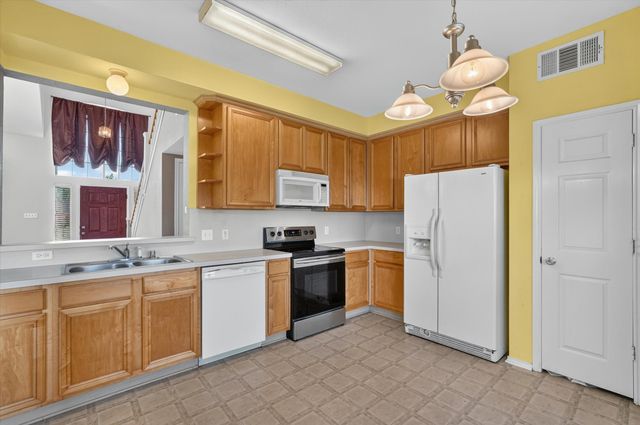504 Hampton Court, Seagoville, TX 75159