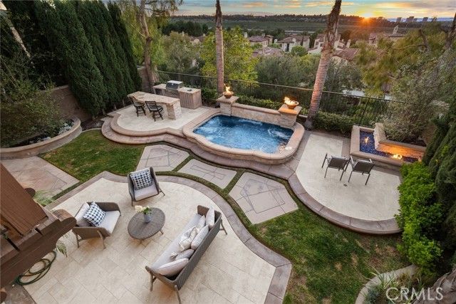 33 Tall Hedge, Irvine, CA 92603