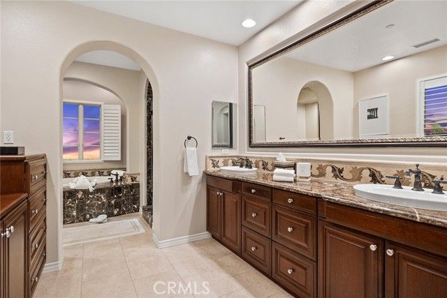 33 Tall Hedge, Irvine, CA 92603