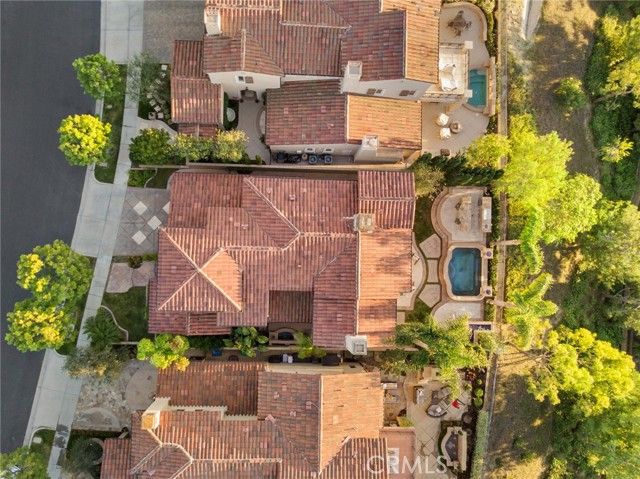 33 Tall Hedge, Irvine, CA 92603