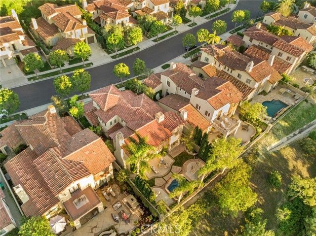 33 Tall Hedge, Irvine, CA 92603