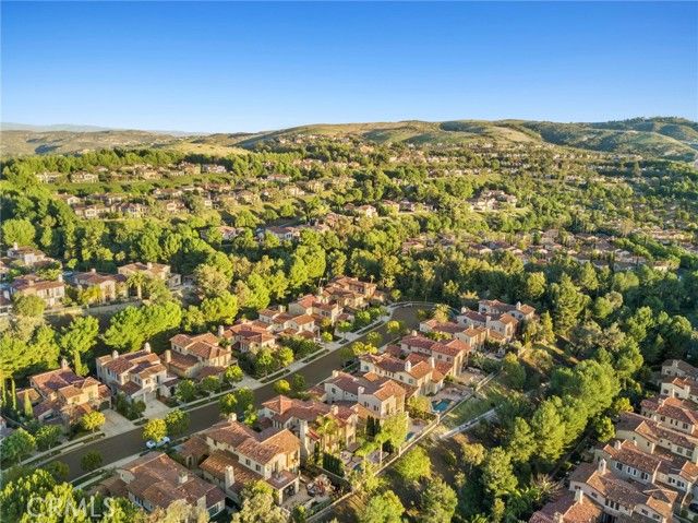 33 Tall Hedge, Irvine, CA 92603