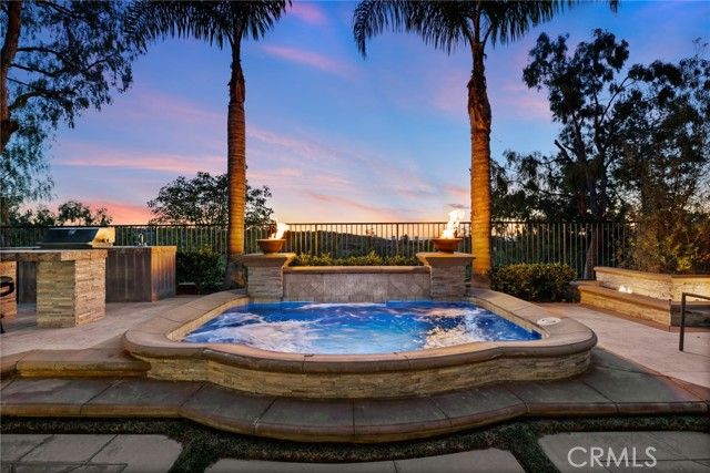 33 Tall Hedge, Irvine, CA 92603