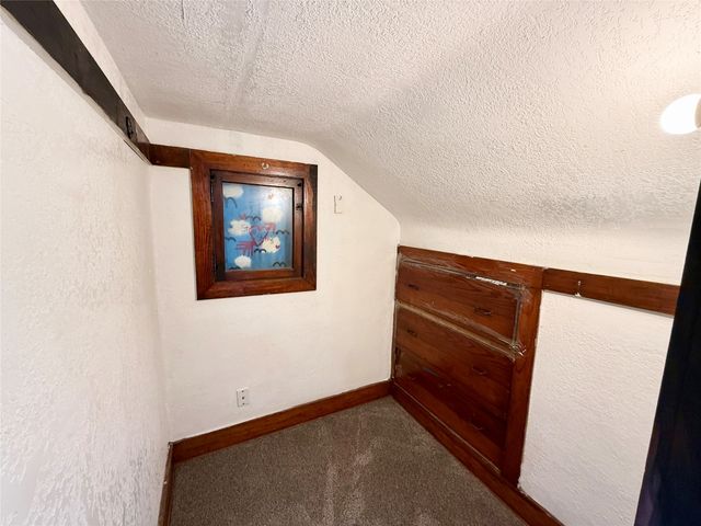 1431 E Vine Street, Des Moines, IA 50316