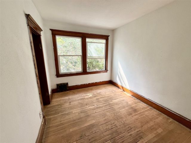 1431 E Vine Street, Des Moines, IA 50316