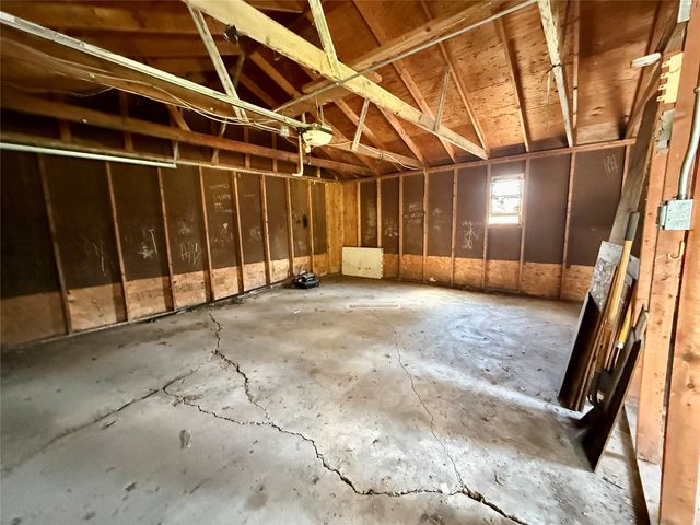 1431 E Vine Street, Des Moines, IA 50316