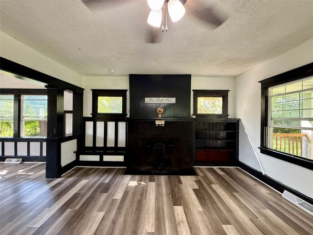 1431 E Vine Street, Des Moines, IA 50316