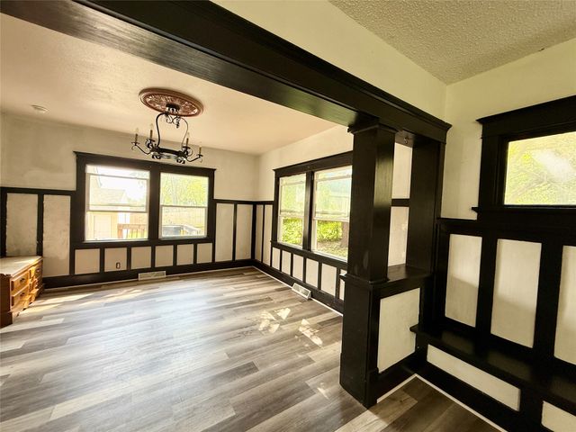 1431 E Vine Street, Des Moines, IA 50316