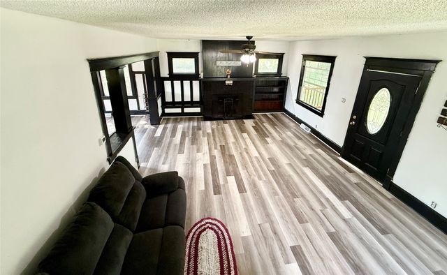 1431 E Vine Street, Des Moines, IA 50316