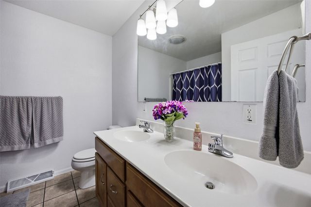 2261 Tamerac Circle, Marion, IA 52302