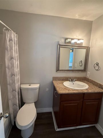 17202 Imperial Valley Drive 45, Houston, TX 77060