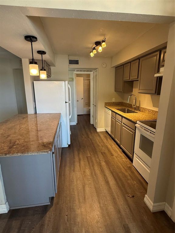 17202 Imperial Valley Drive 45, Houston, TX 77060