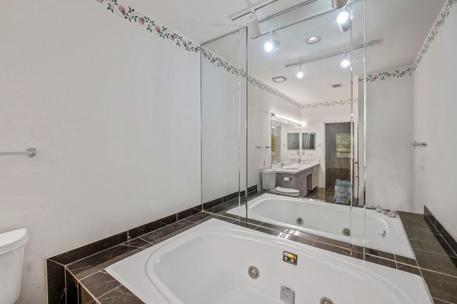 3124 Holly Hall Street 3124, Houston, TX 77054