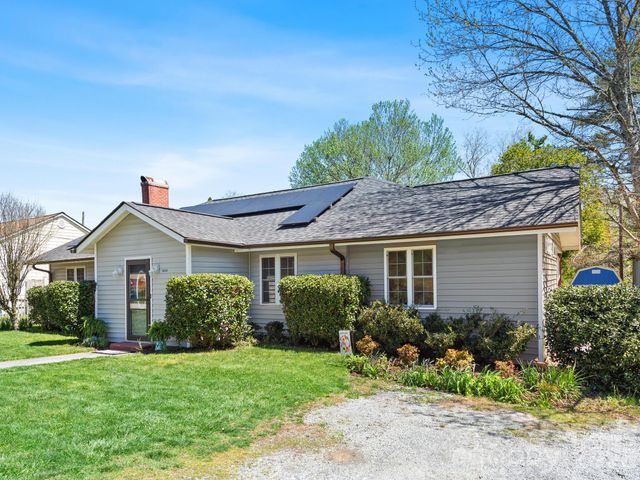 1614 Ridgewood Boulevard, Hendersonville, NC 28791