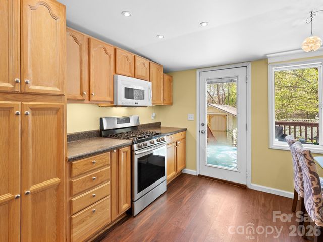 1614 Ridgewood Boulevard, Hendersonville, NC 28791