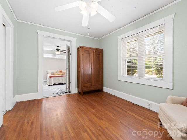 1614 Ridgewood Boulevard, Hendersonville, NC 28791