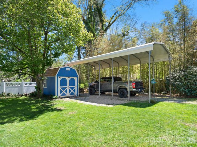 1614 Ridgewood Boulevard, Hendersonville, NC 28791