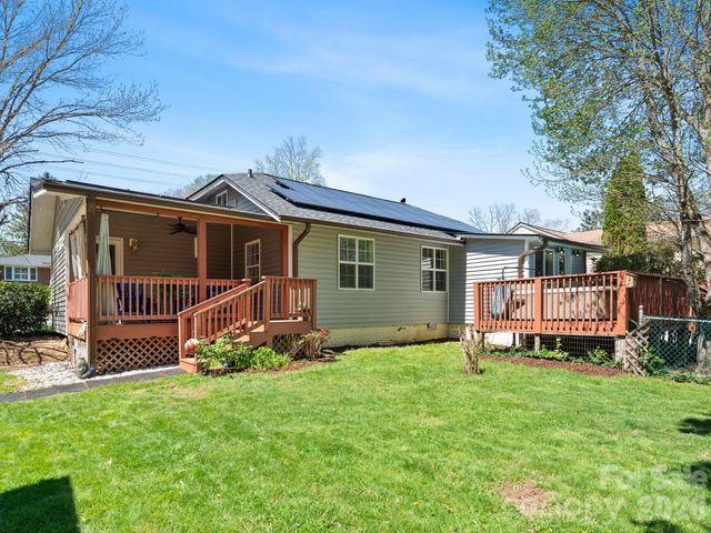1614 Ridgewood Boulevard, Hendersonville, NC 28791