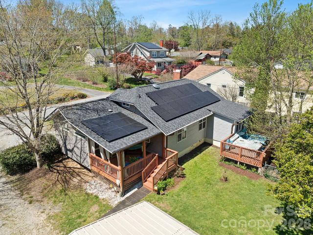 1614 Ridgewood Boulevard, Hendersonville, NC 28791
