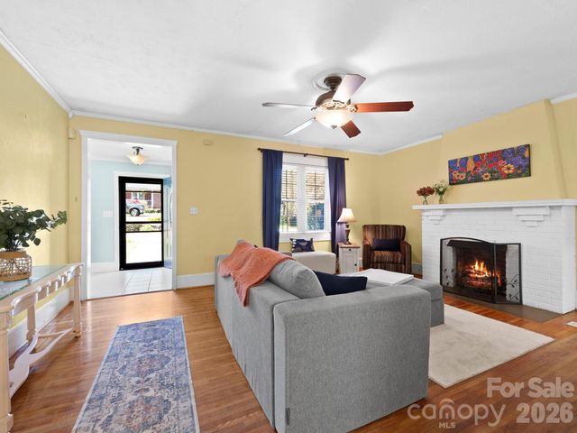 1614 Ridgewood Boulevard, Hendersonville, NC 28791