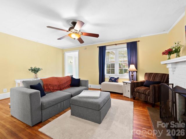 1614 Ridgewood Boulevard, Hendersonville, NC 28791