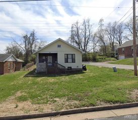 7446 Liberty Avenue, University City, MO 63130