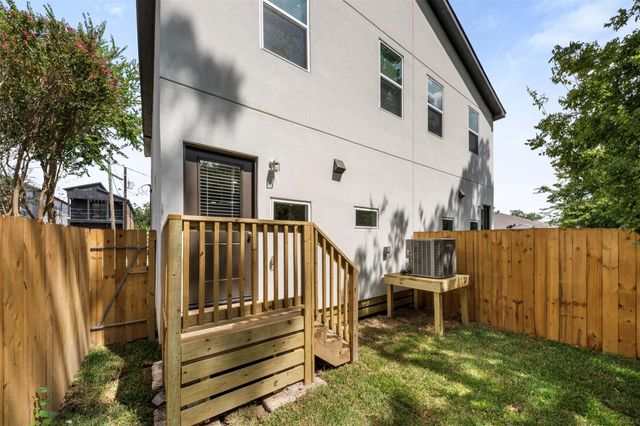 1220 E 33rd Street, Houston, TX 77022