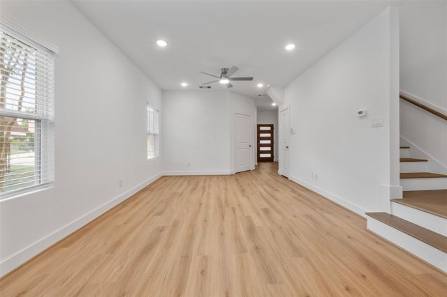 1220 E 33rd Street, Houston, TX 77022