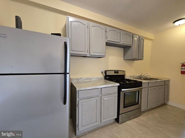 1616 ISHERWOOD ST NE, Washington, DC 20002