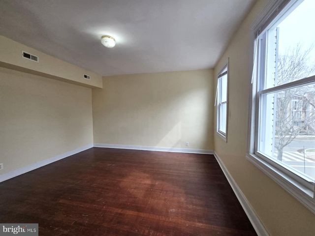 1616 ISHERWOOD ST NE, Washington, DC 20002