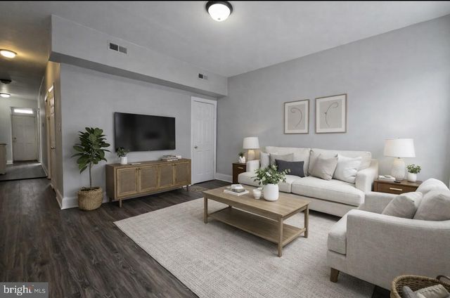 1616 ISHERWOOD ST NE, Washington, DC 20002