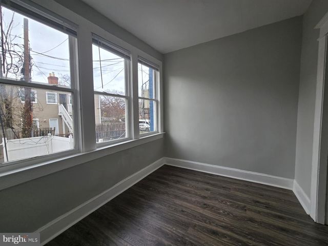 1616 ISHERWOOD ST NE, Washington, DC 20002