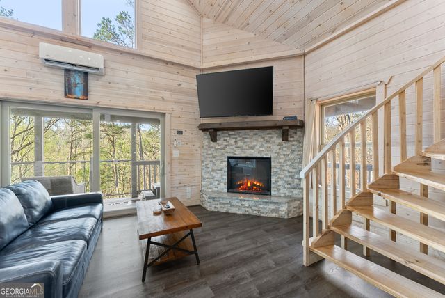 184 Walnut Ridge Drive, Cleveland, GA 30528