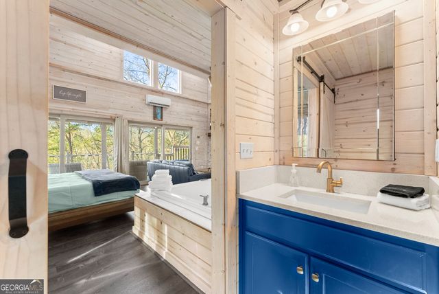 184 Walnut Ridge Drive, Cleveland, GA 30528