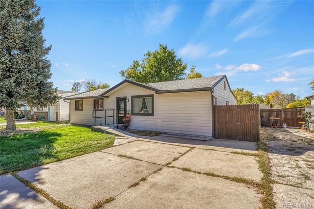 841 S Oakland Street, Aurora, CO 80012