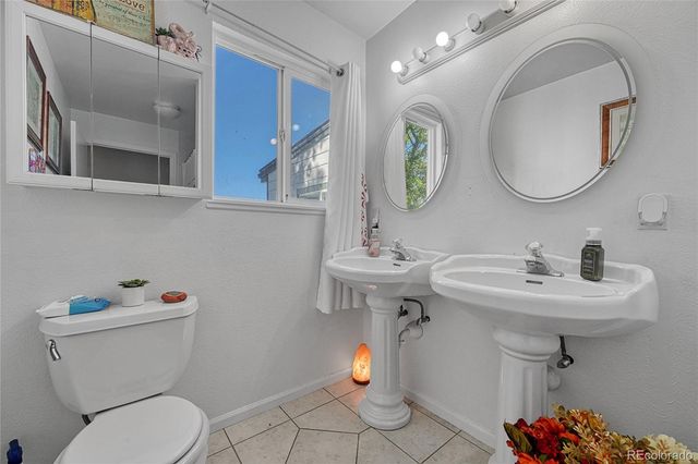 841 S Oakland Street, Aurora, CO 80012