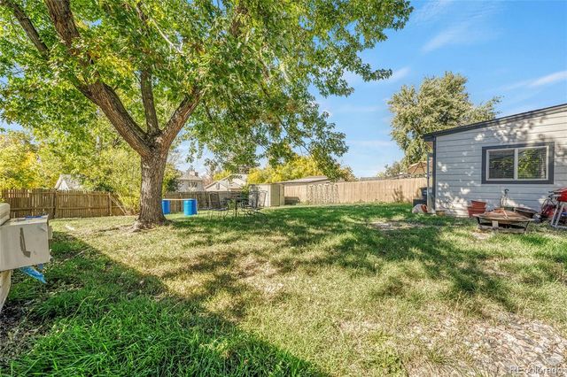 841 S Oakland Street, Aurora, CO 80012