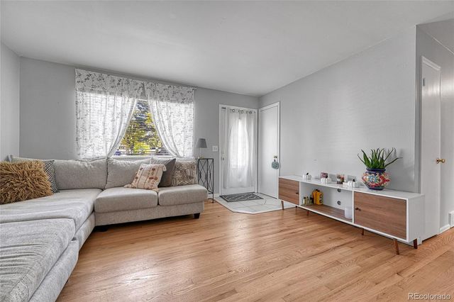 841 S Oakland Street, Aurora, CO 80012