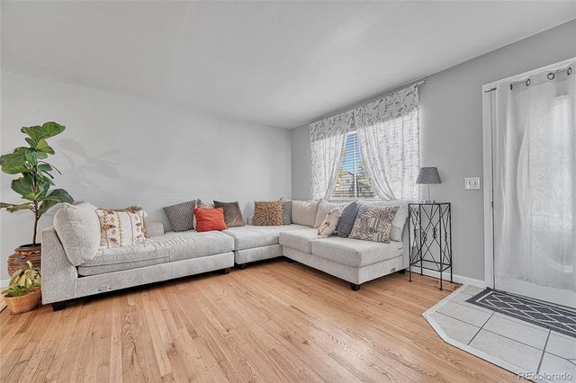 841 S Oakland Street, Aurora, CO 80012