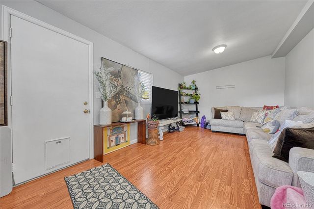 841 S Oakland Street, Aurora, CO 80012