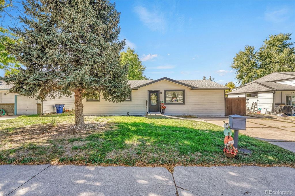 841 S Oakland Street, Aurora, CO 80012