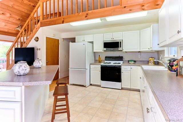 10 W Simmon, Callicoon, NY 12736