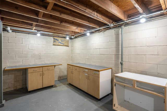 2744 Indianapolis Avenue, Des Moines, IA 50317