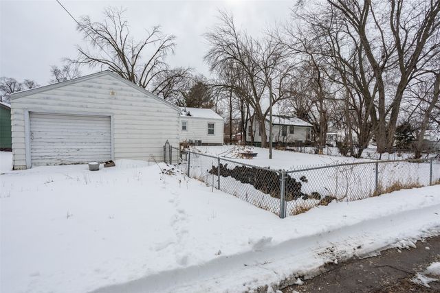 2744 Indianapolis Avenue, Des Moines, IA 50317