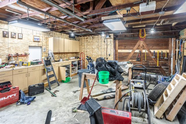 2744 Indianapolis Avenue, Des Moines, IA 50317