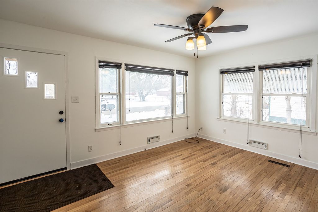 2744 Indianapolis Avenue, Des Moines, IA 50317